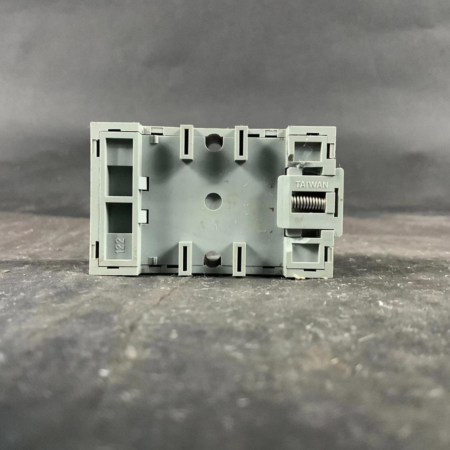 Used IDEC SR2P-05C RELAY SOCKET ($10 OBO)