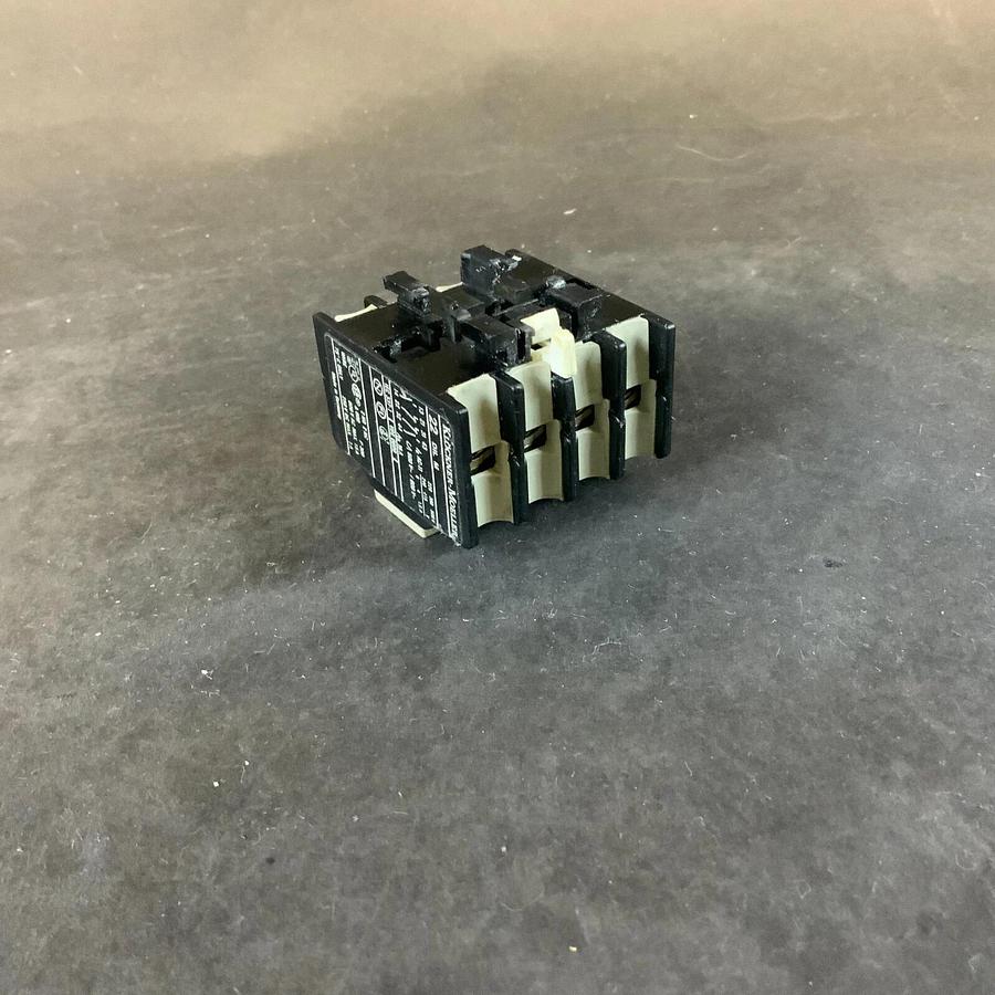 Used MOELLER 22 DIL M AUXILIARY CONTACT ($15 OBO)
