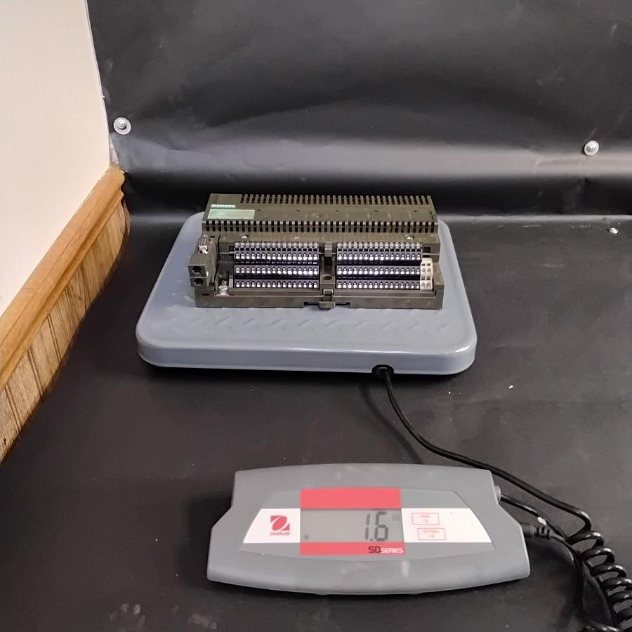 Used SIEMENS ET200B-16DI/16DO INPUT MODULE ($70 OBO)