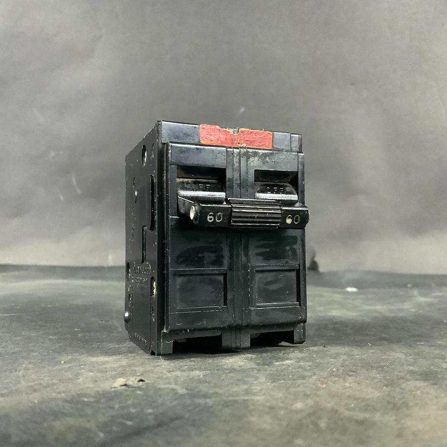 Used MURRAY MFG MP260 CIRCUIT BREAKER ($10 OBO)