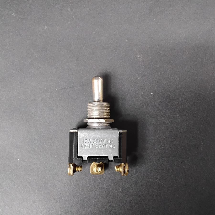 Used CARLING 250VAC 1/2 HP MINIATURE TOGGLE SWITCH ($5.50 OBO)