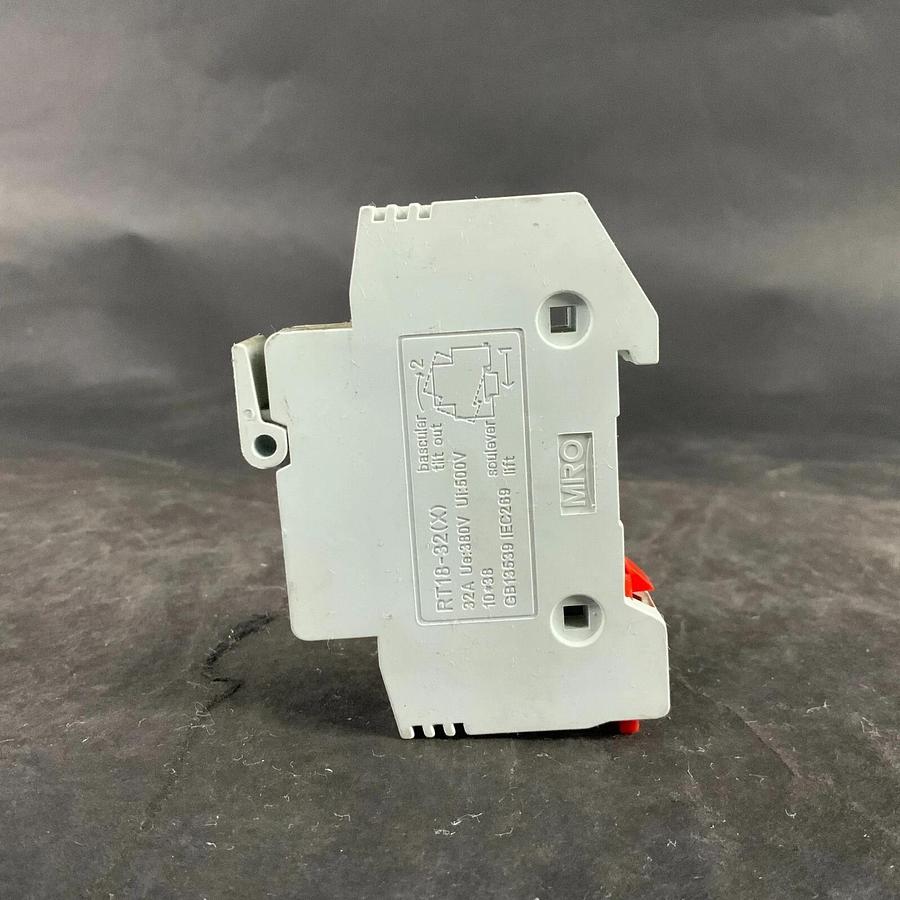 Used MRO STOP RT18-32X FUSE HOLDER BASE ($10 OBO)