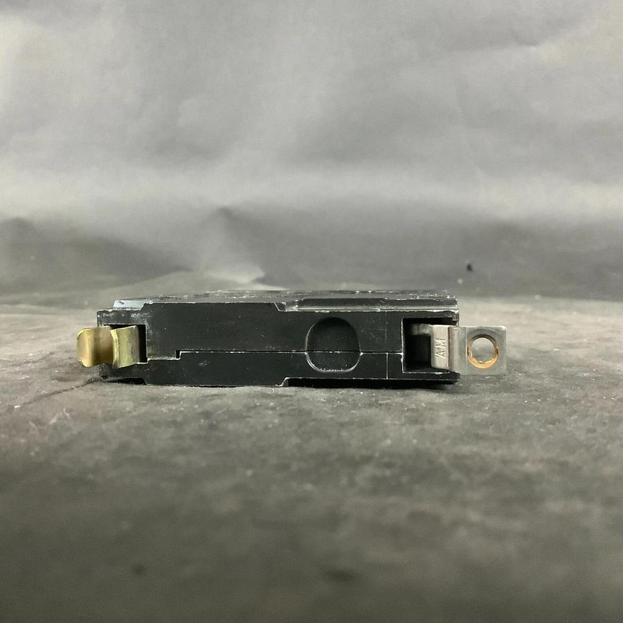 Used SQUARE D QOB120 CIRCUIT BREAKER ($14 OBO)