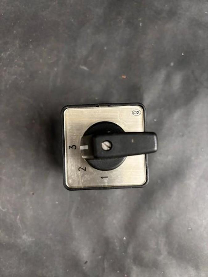 Used MOELLER T0-2-171 ROTARY SWITCH