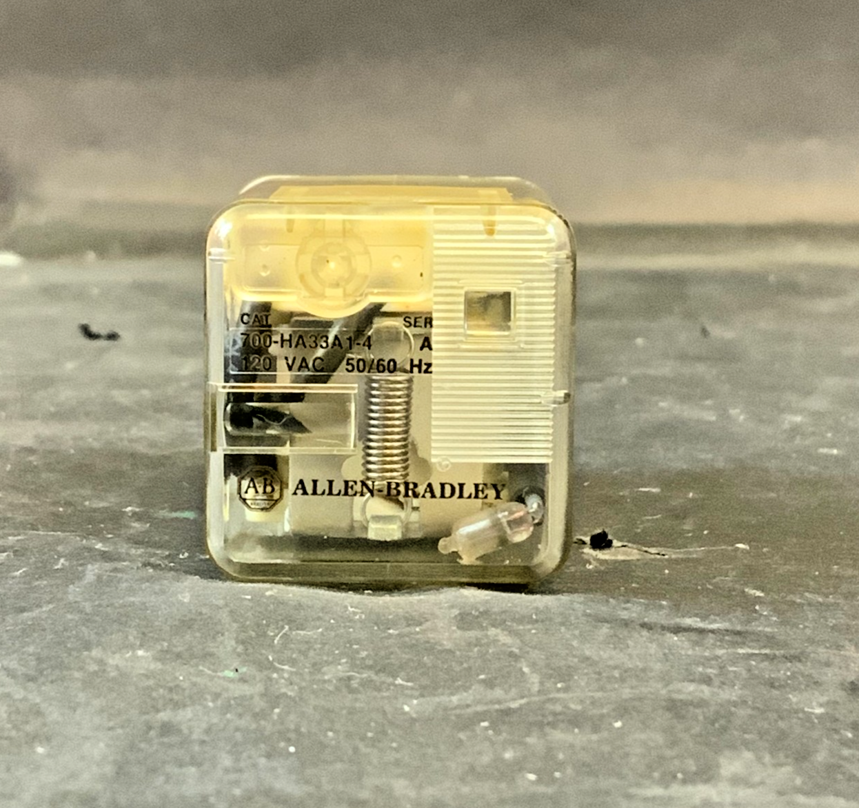 Used ALLEN BRADLEY 700 HA33A1-4 SERIES A ($10 OBO)