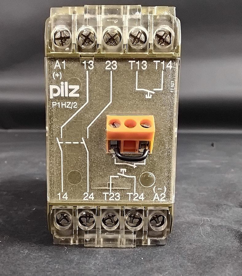 Used PILZ - P1HZ-2-2S-24VDC SAFTEY RELAY ($50 OBO)