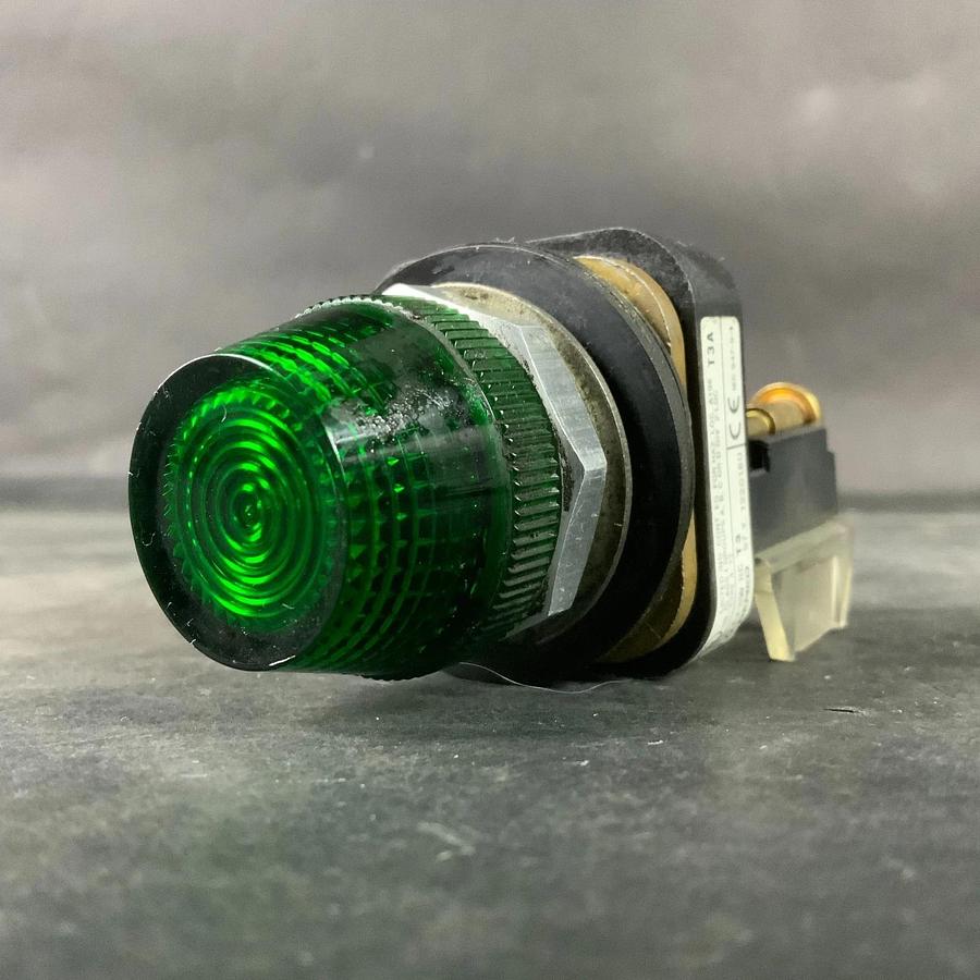 Used ALLEN BRADLEY 800T-Q10 GREEN PILOT LIGHT ($20 OBO)