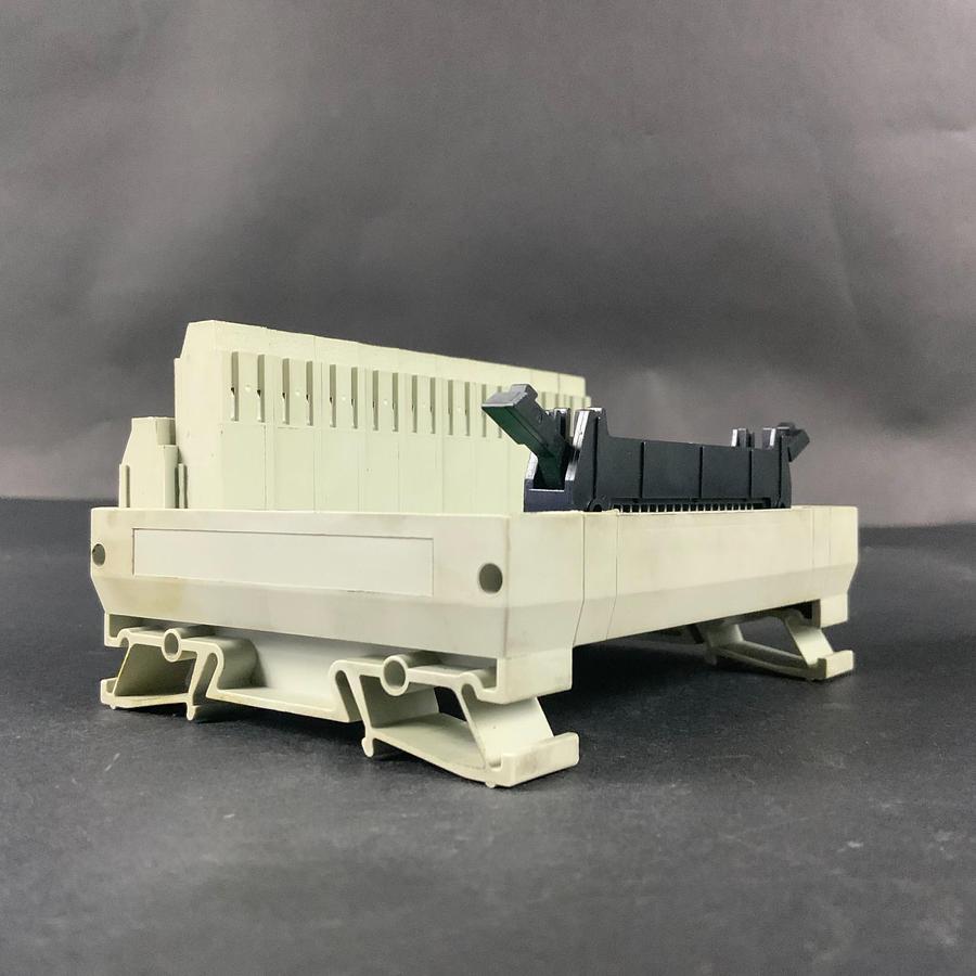 Used ALLEN BRADLEY 1492-IFM40F INTERFACE MODULE ($45 OBO)