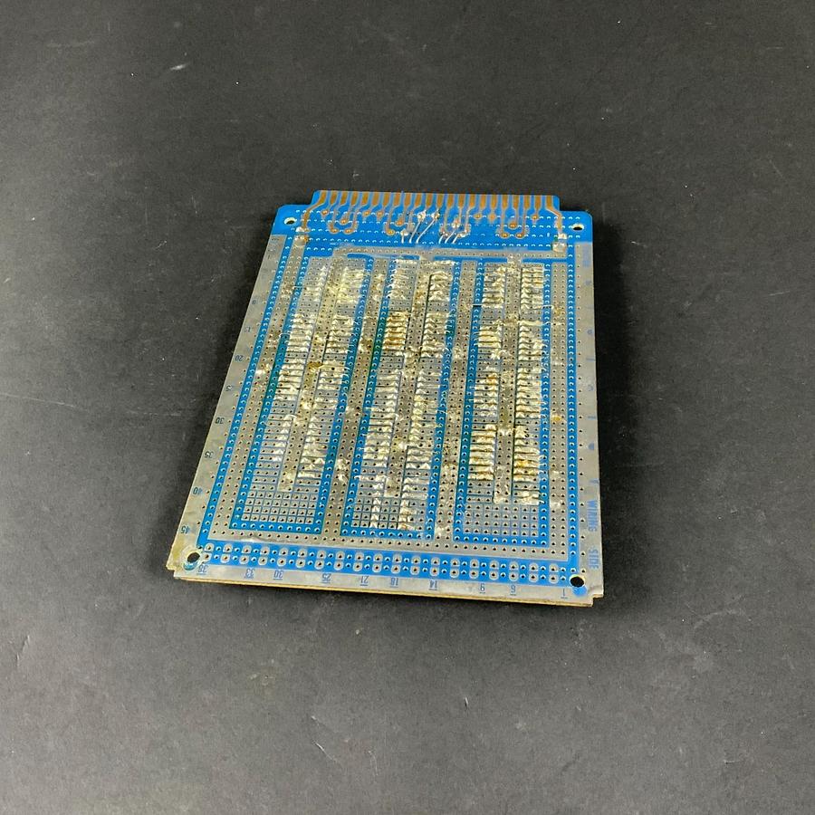 Used VECTOR ELECTRONICS 3677-2 PCB PLUGBOARD ($30 OBO)