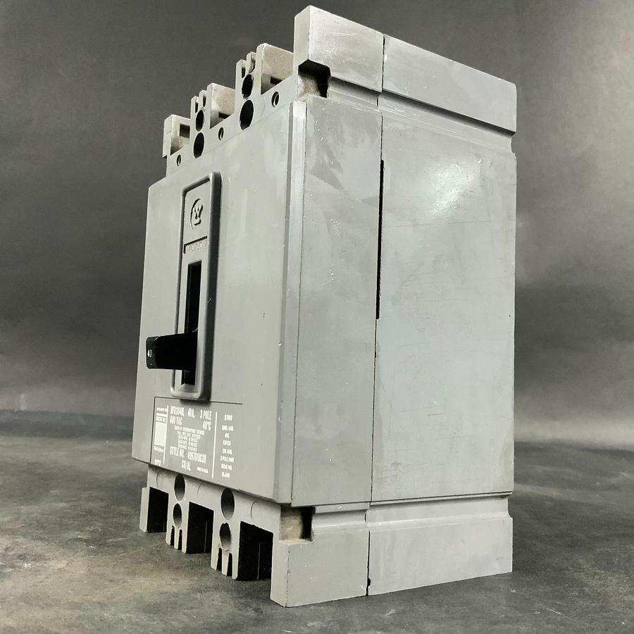 Used WESTINGHOUSE HFB3040L CIRCUIT BREAKER ($40 OBO)