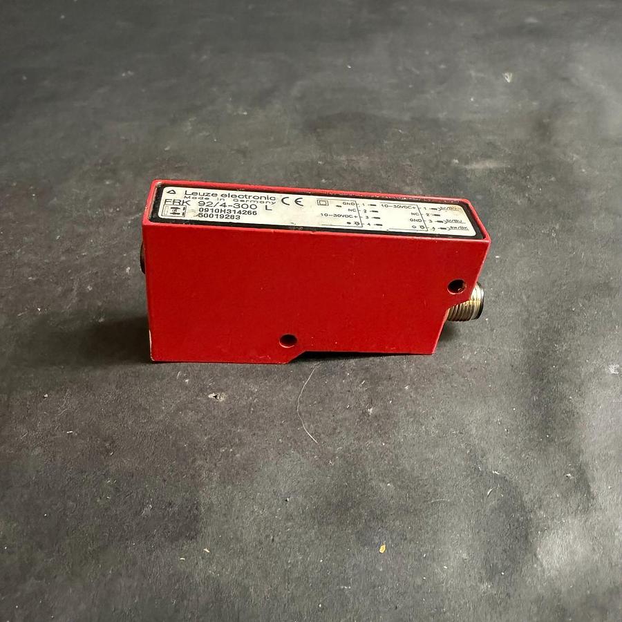 Used LEUZE ELECTRONIC FRK 92/4-300L DIFFUSE SENSOR ($40 OBO)