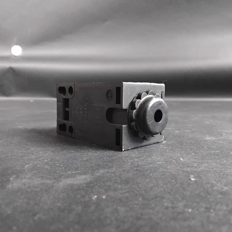 Used RITTAL SZ 4127.000 DOOR POSITION SWITCH ($30 OBO)