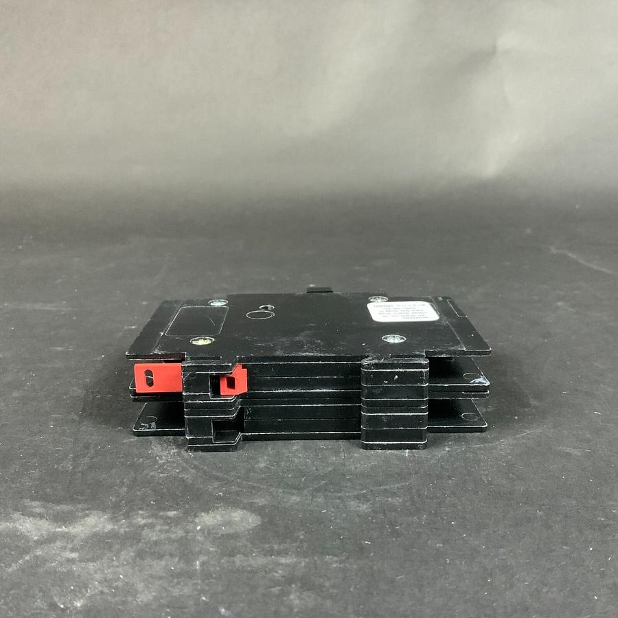 EATON QCR2030HT BREAKER - NEW IN BOX ($25 OBO)