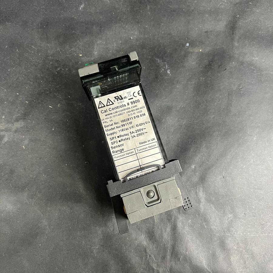 Used CAL CONTROLS 99111F TEMPERATURE CONTROLLER ($120 OBO)