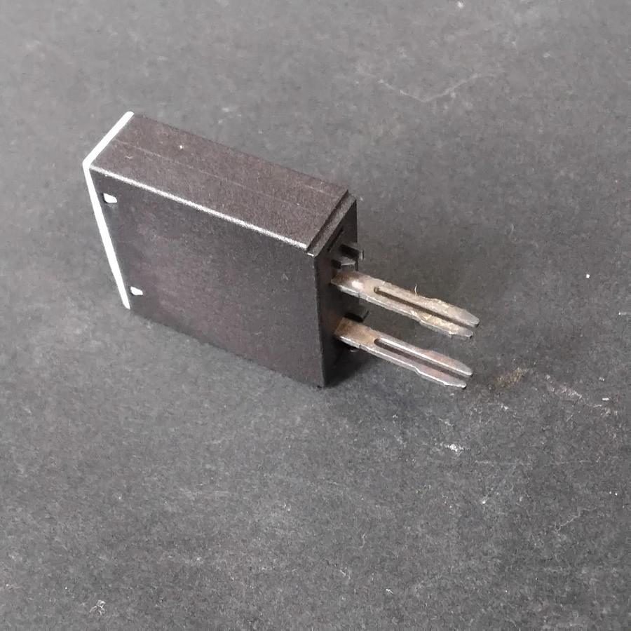 Used KLOCKNER MOELLER DIL M32-XSPV 130 VARISTOR SUPRESSORS- LOT OF 5 ($18 OBO)