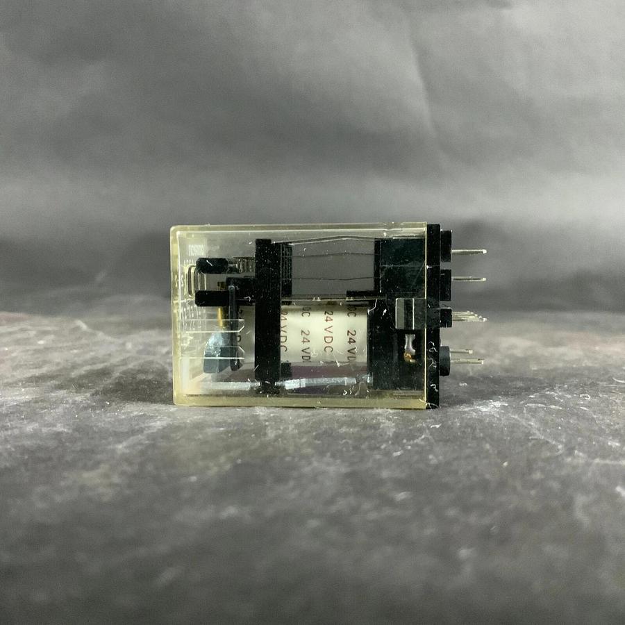 OMRON G2A-432A-24DC RELAY ($12 OBO)