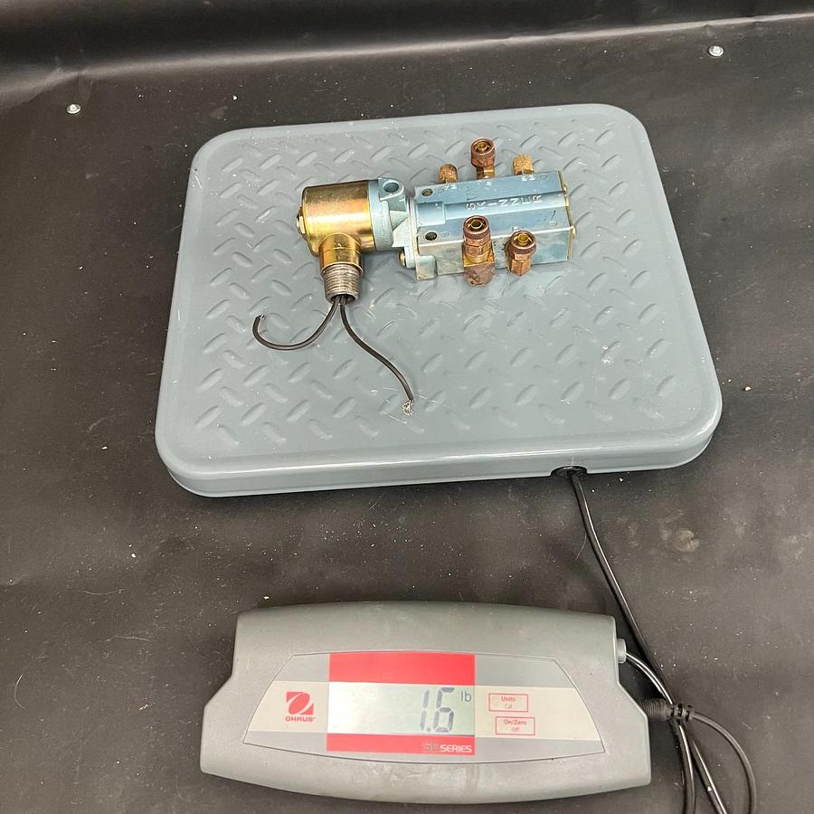 Used SKINNER H935LB2150 SOLENOID VALVE ($35 OBO)