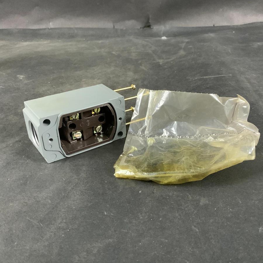 ALLEN BRADLEY 802T-H OILTIGHT LIMIT SWITCH ($130 OBO)