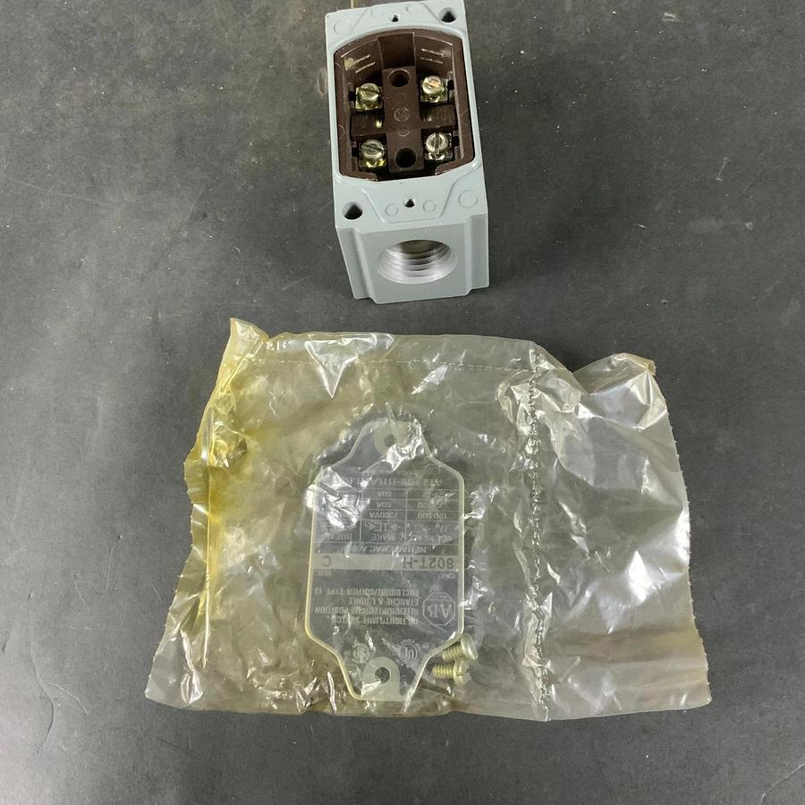 Used ALLEN BRADLEY 802T-H OILTIGHT LIMIT SWITCH ($130 OBO)