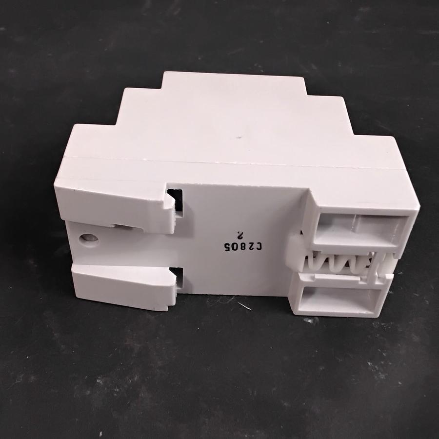 Used SIEMENS 5TE6700 DIN RAIL SOCKET  ($14 OBO)
