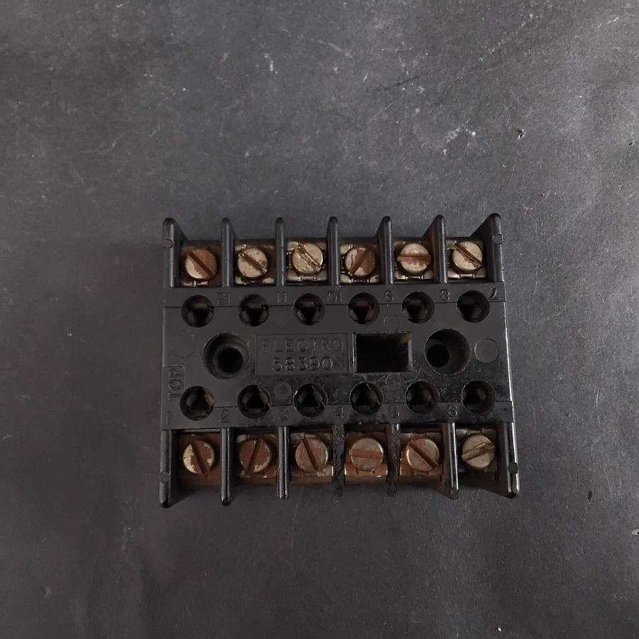 Used ELECTRO CORP 58390 RELAY SOCKET ($8 OBO)