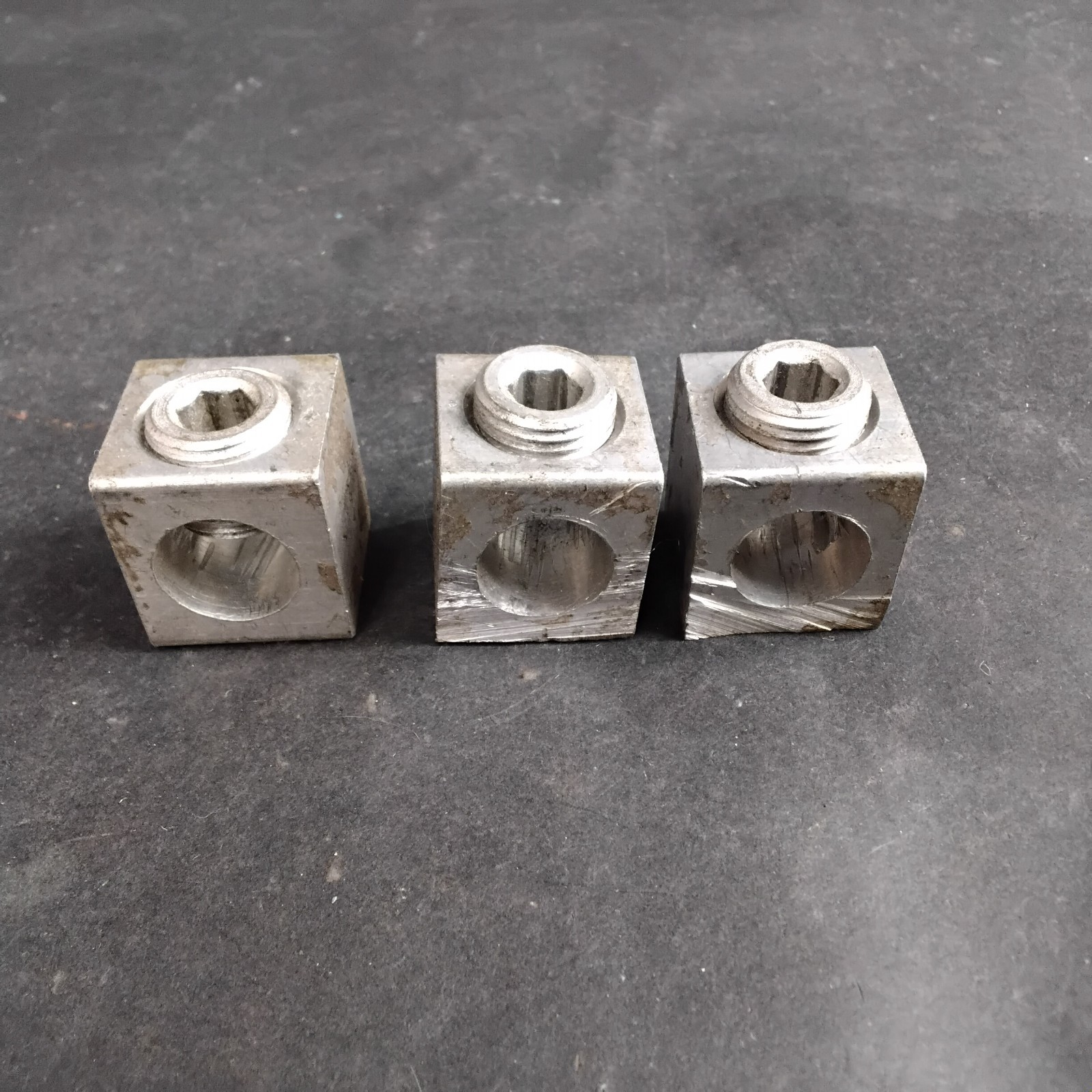 Used ILSCO D2056 MECHANICAL LUGS - GROUP OF 3 ($13 OBO)