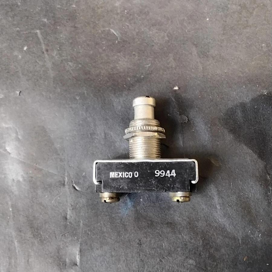 Used CARLING 170 SERIES PUSH BUTTON SWITCH ($8 OBO)