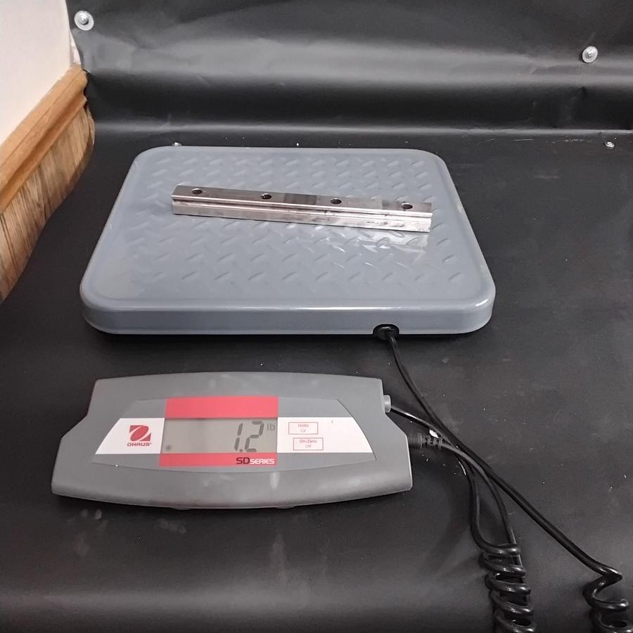 Used THOMSON ACCUGLIDE RD20HL0220 LINEAR RAIL ($65 OBO)