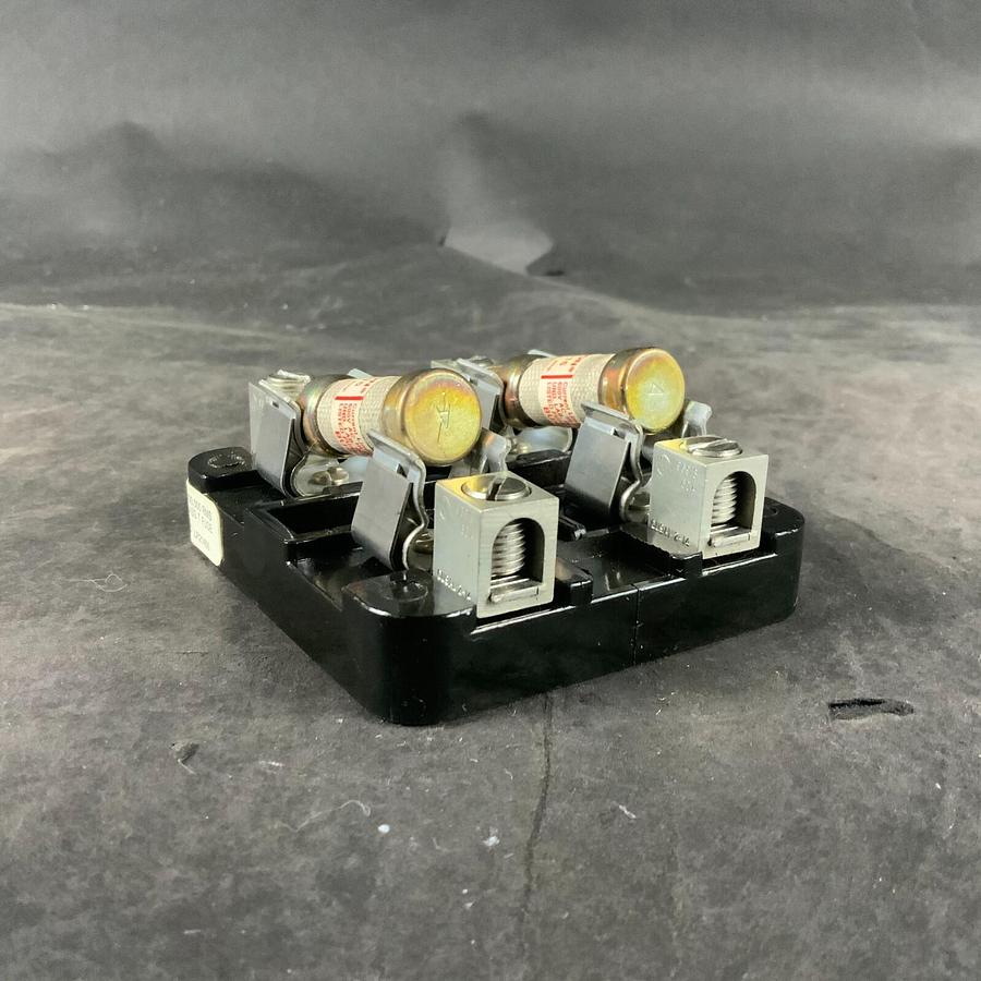 Used LITTELFUSE LT60030-2CR FUSE BLOCK ($10 OBO)