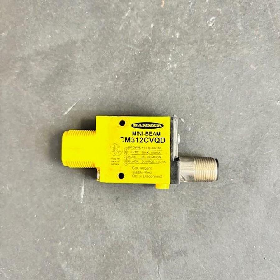 Used BANNER ENGINEERING CM312CVQD PHOTOELECTRIC SENSOR