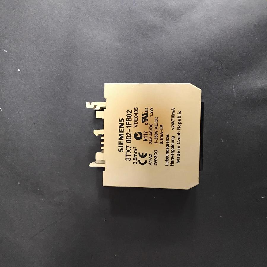 Used SIEMENS 3TX7002-1FB02 COUPLING RELAY ($13 OBO)