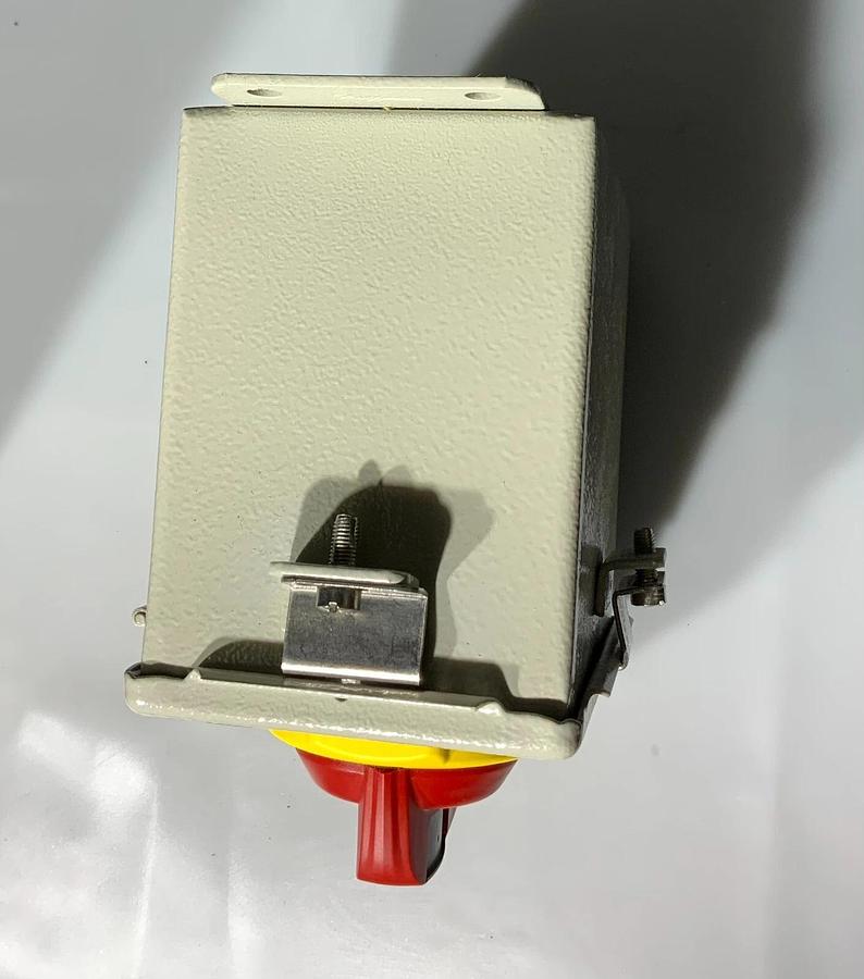 ALLEN BRADLEY 194E-FA16E-PD10 DISCONNECT SWITCH ($120 OBO)