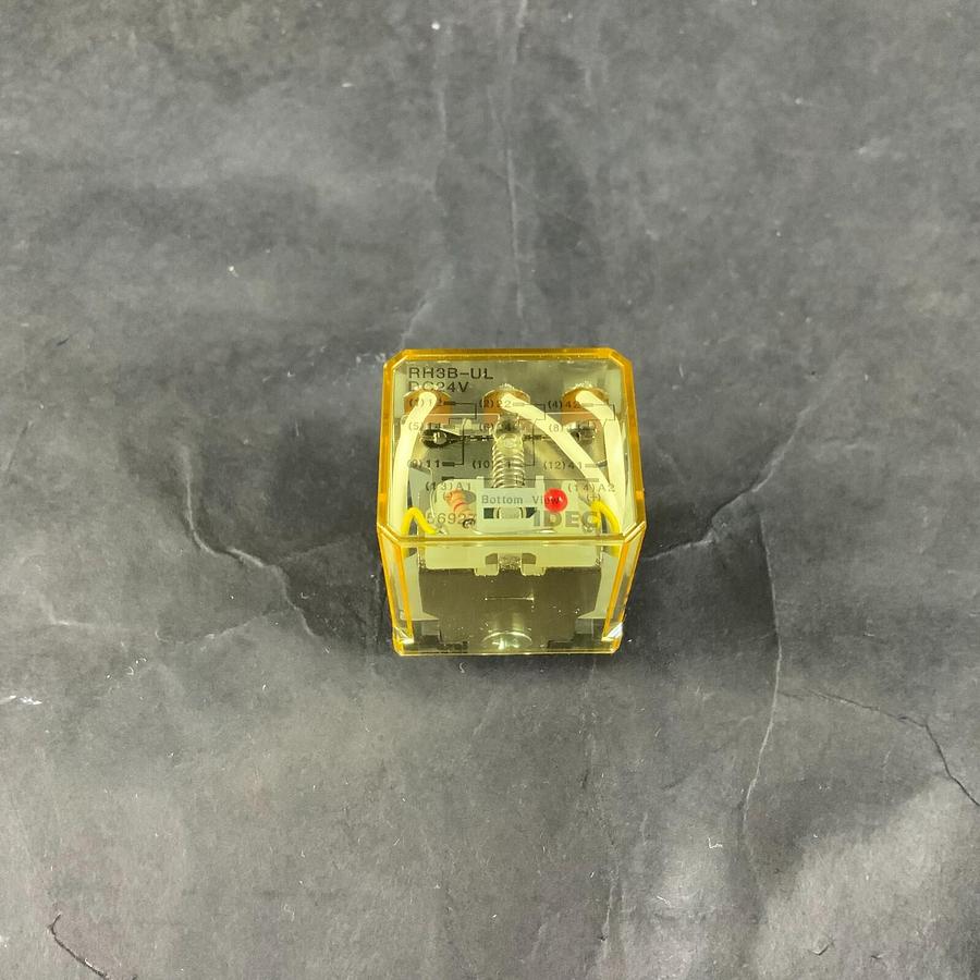 Used IDEC RH3B-UL DC24V RELAY ($8 OBO)