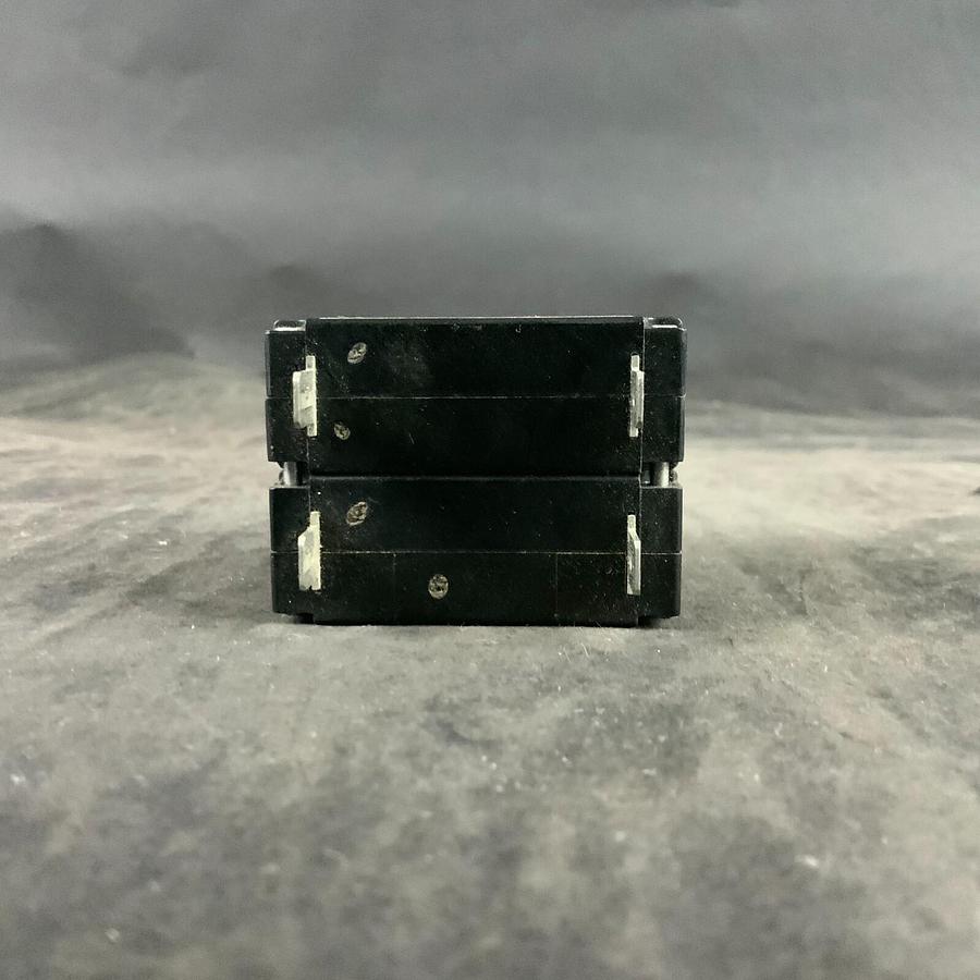 CARLING SWITCH - CIRCUIT BREAKER - AB2-B0-21-620-1D1-C ($12 OBO)