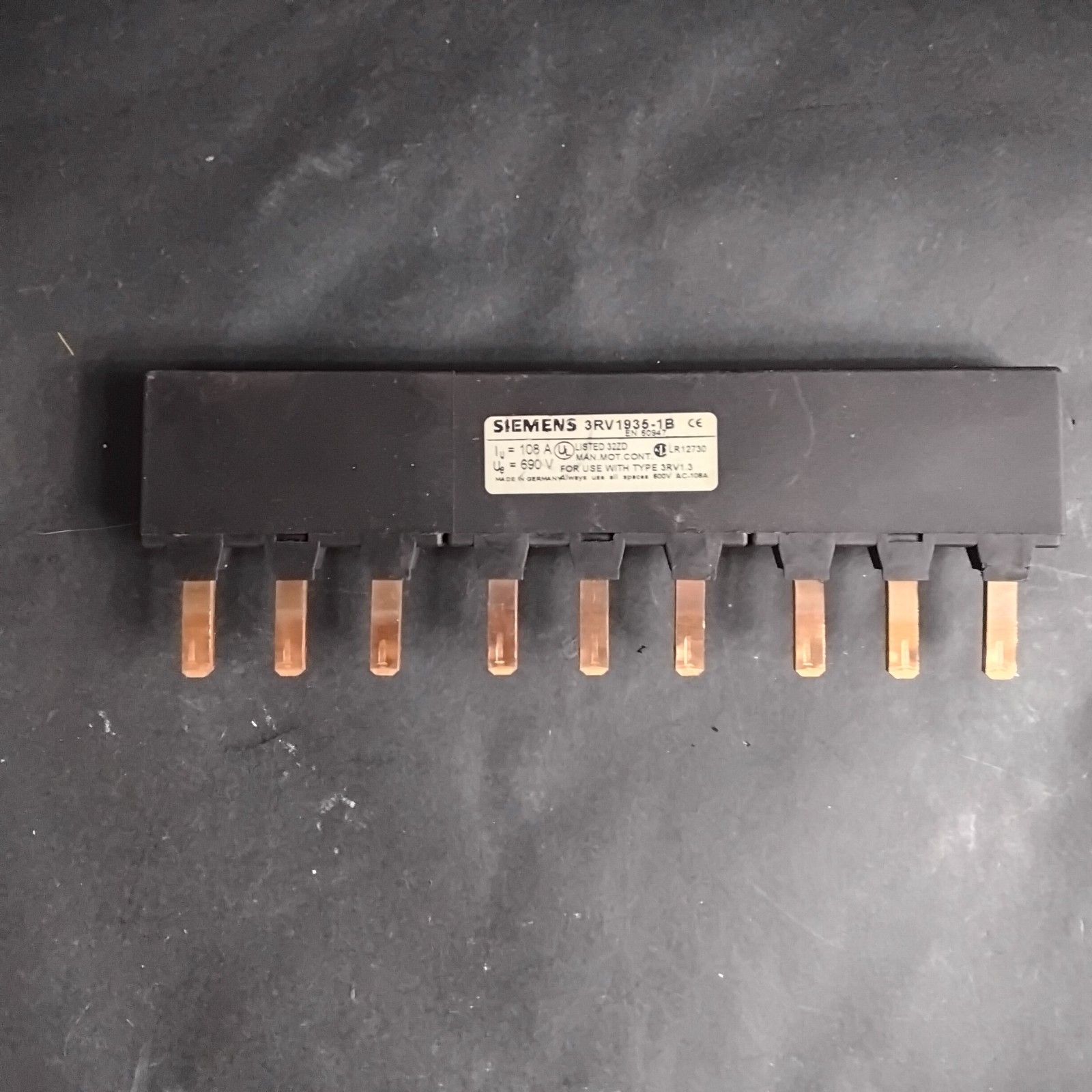Used SIEMENS 3RV1935-1B BUSBAR ($35 OBO)