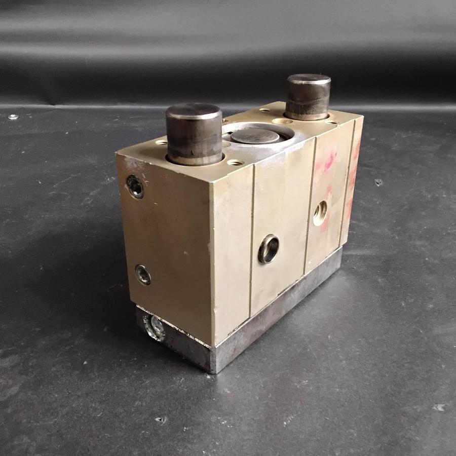Used FESTO DFM-32-20-P-A-GF PNEUMATIC CYLINDER ($80 OBO)