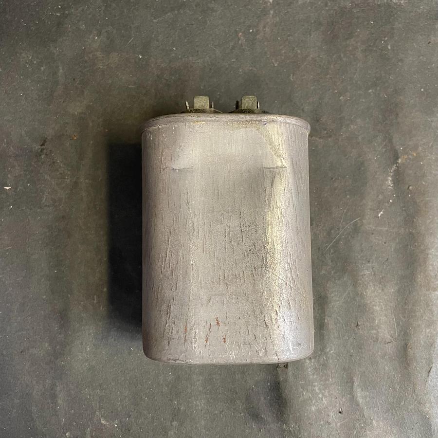 Used CORNELL-DUBILIER KTSF44U306QAPI CAPACITOR
