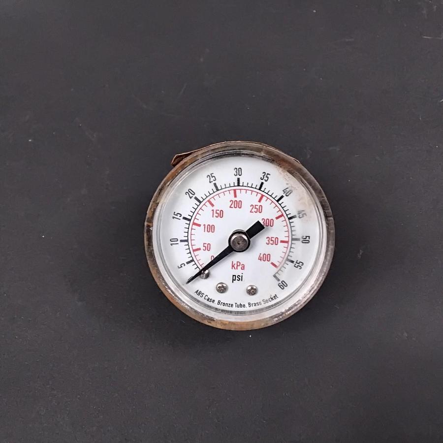 Used GRAINGER 4FMU8A 0-60PSI PRESSURE GAUGE ($10 OBO)