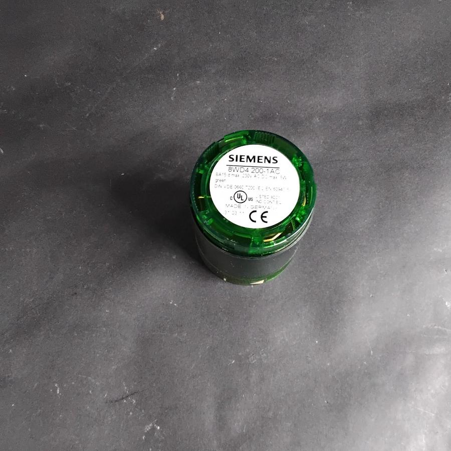 Used SIEMENS 8WD4 200-1AC GREEN STACK LIGHT ($15 OBO)