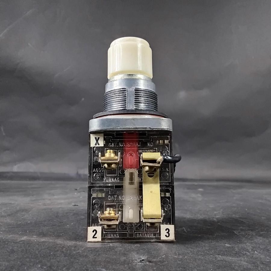 Used FURNAS 52PA5GNA WHITE PUSHBUTTON ($12 OBO)