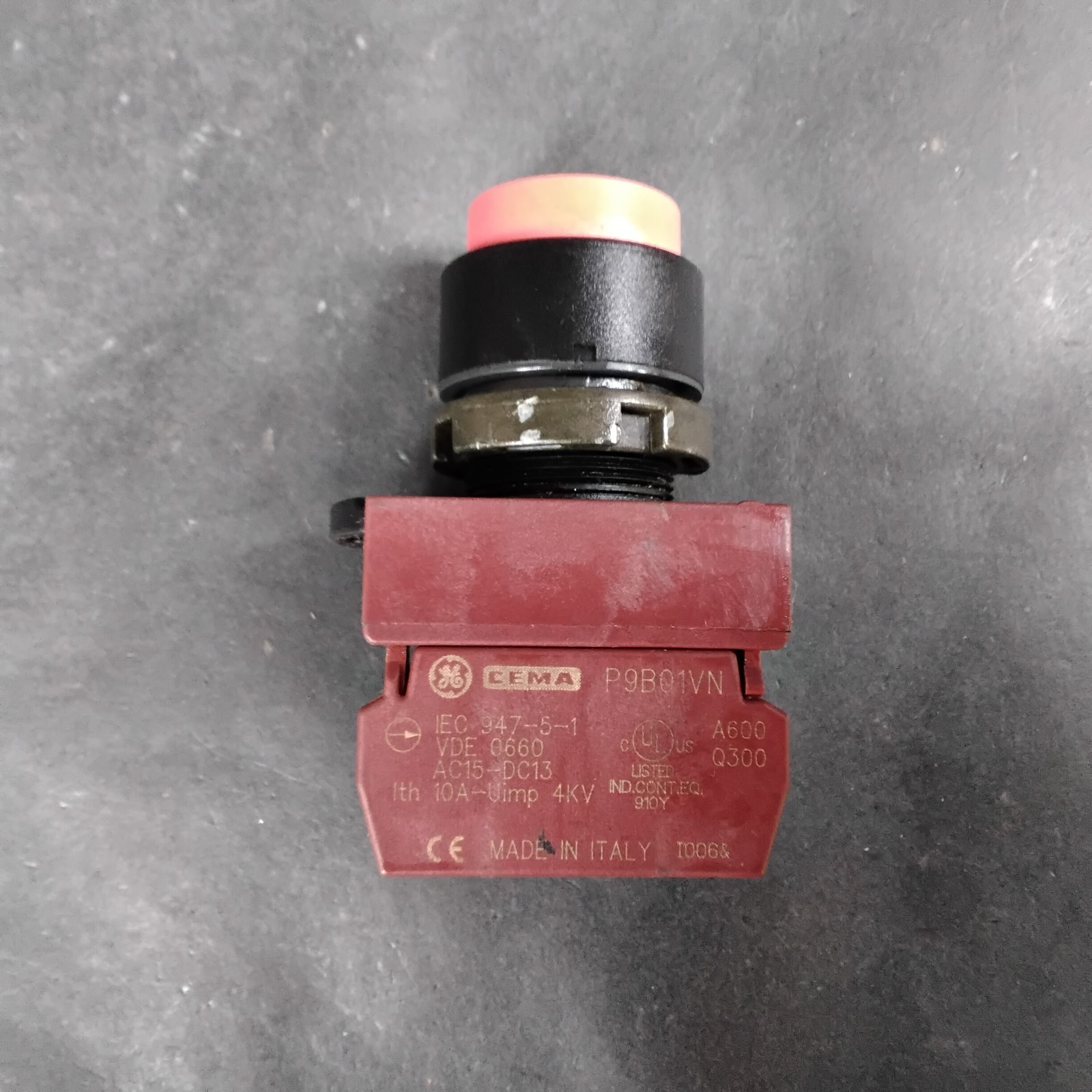 Used GENERAL ELECTRIC P9B01VN PUSHBUTTON ($10 OBO)
