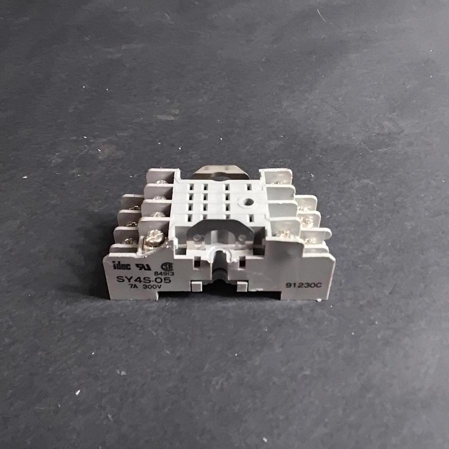 Used ALLEN-BRADLEY SY4S-05 RELAY SOCKET ($4 OBO)