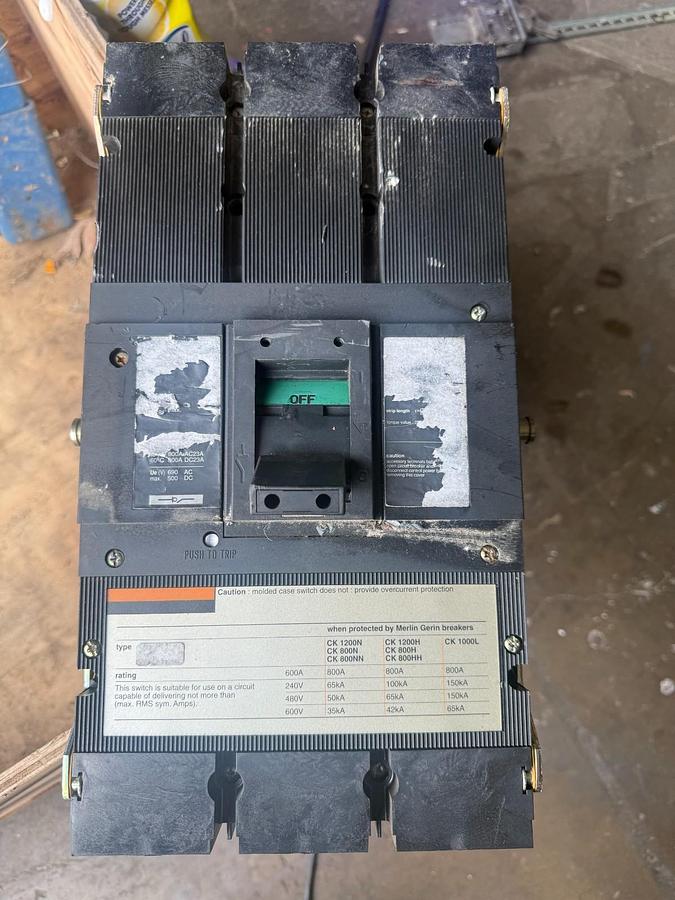 Used MERLIN GREEN CK800NA MOLDED CASE SWITCH
