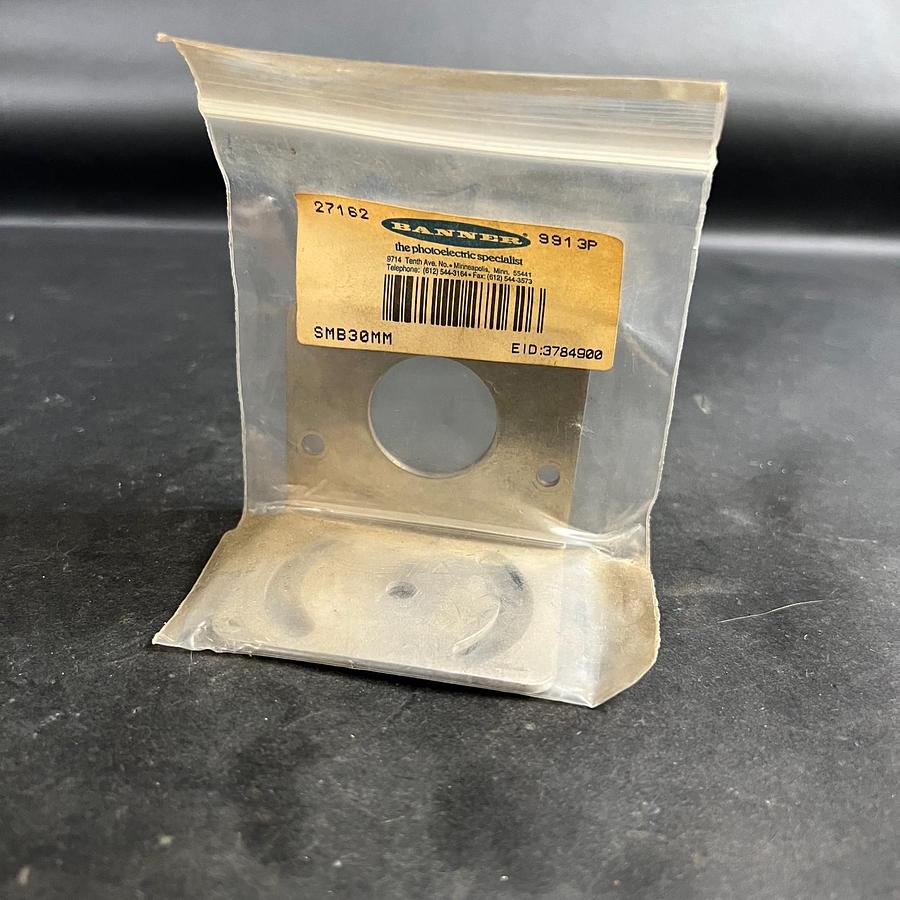 BANNER SMB30MM MOUNTING BRACKET ($15 OBO)