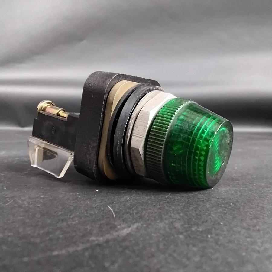 Used ALLEN BRADLEY 800T-Q24 GREEN PILOT LIGHT ($13 OBO)