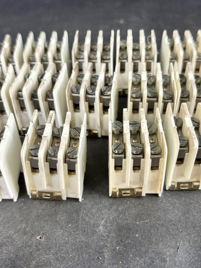 Used CURTIS INDUSTRIES 3PSWTC TERMINAL BLOCKS - GROUP OF 14