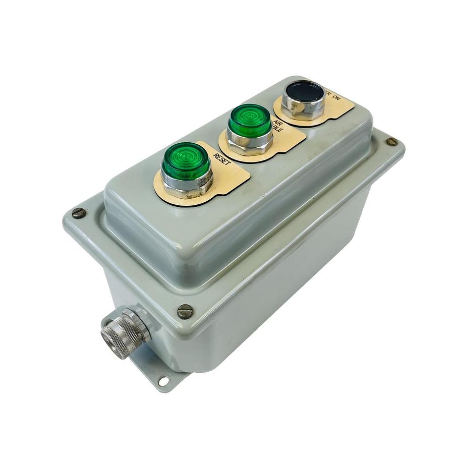 Used HOFFMAN A-845DSC 3-HOLE PUSHBUTTON STATION IDEC ABW1100 ALW212611 SWITCHS