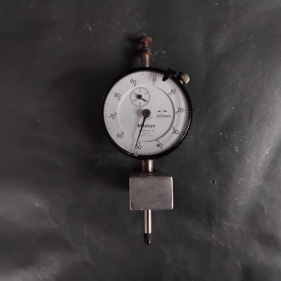 Used MITUTOYO 2052F-10 DIAL INDICATOR ($35 OBO)