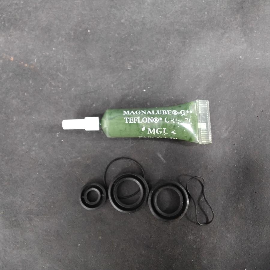 Used FABCO-AIR MGL4 MAGNALUBE GREASE ($10 OBO)
