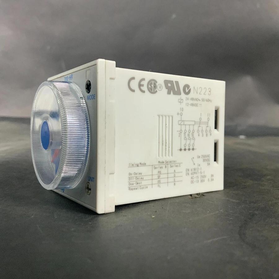 Used ALLEN BRADLEY 700-HR52TU24 SER C TIMING RELAY ($65 OBO)